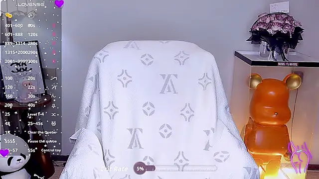 yueyue_01 stripchat live cam model