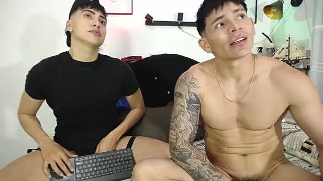 Thomas_and_lyan stripchat live cam model