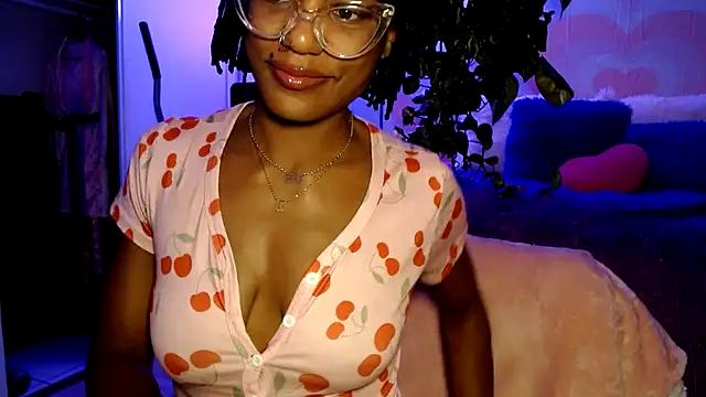 CocoSage stripchat live cam model