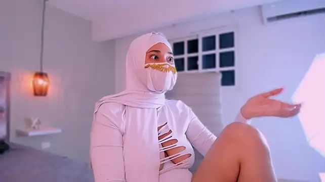 LittleNoor stripchat live cam model