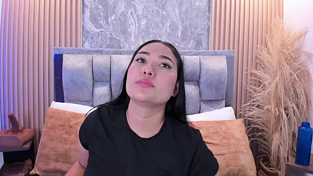 Sulay_Kim stripchat live cam model