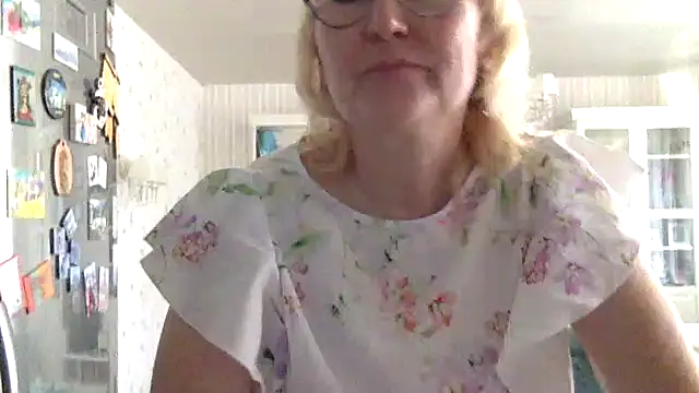 Zeyona stripchat live cam model