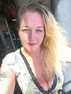JenniferCarmen stripchat live cam model