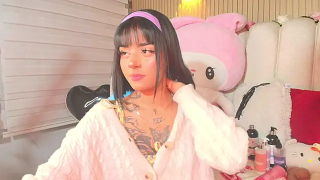 Milu_carbajal_x stripchat live cam model