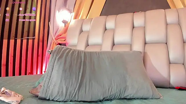 Yeidonn stripchat live cam model