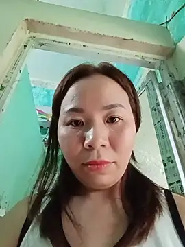 Xia-feng stripchat live cam model