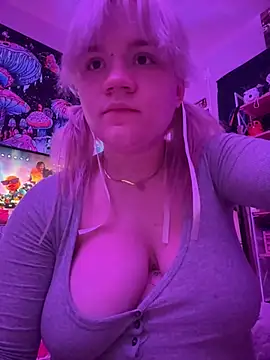 Cutiepiespanks stripchat live cam model
