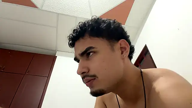 sOwN_1 stripchat live cam model