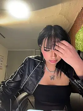 Hilary_pinkk stripchat live cam model
