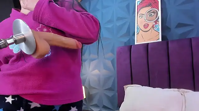 NicoleJonss stripchat live cam model