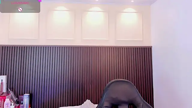 MILLYEVANS1 stripchat live cam model