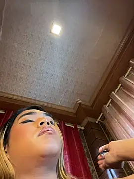 Miss_alcyone stripchat live cam model