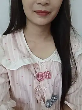 _Tonii_ stripchat live cam model