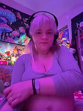 Cutiepiespanks stripchat live cam model