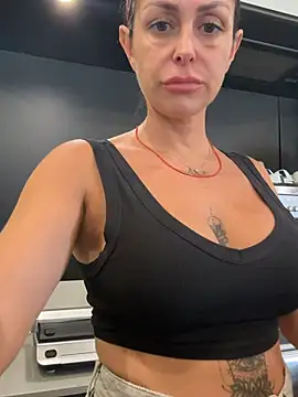 AmandaArt stripchat live cam model