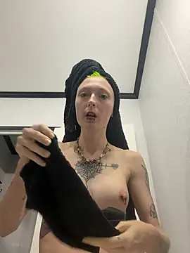 Twisted_Alice stripchat live cam model