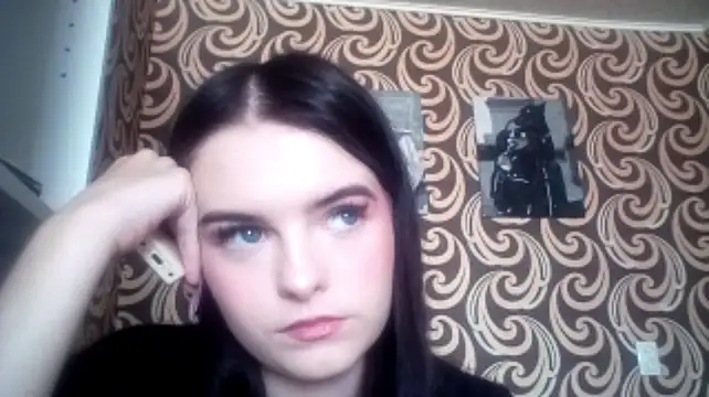 KikiAmino stripchat live cam model