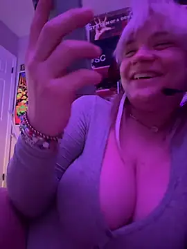 Cutiepiespanks stripchat live cam model