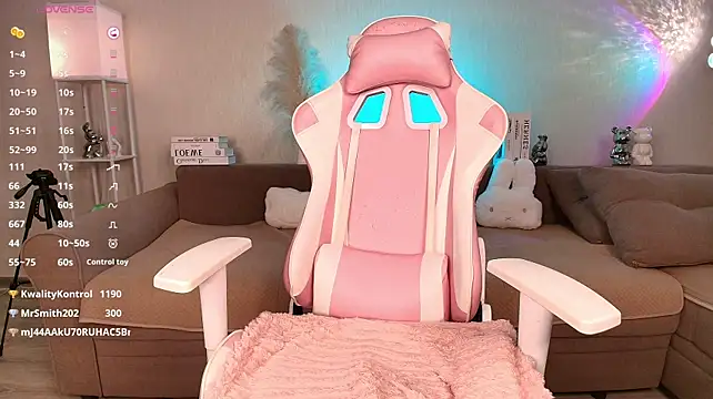Petitekaya stripchat live cam model