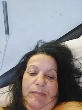 IvettkeXXX stripchat live cam model