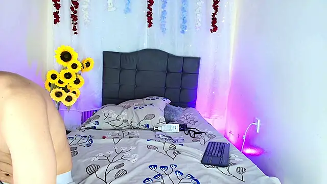 Valentina_and_sneider_ stripchat live cam model
