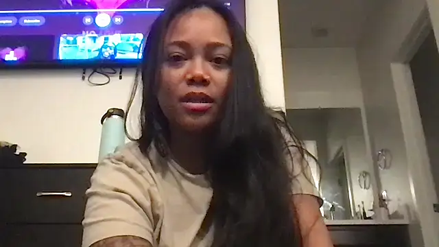 sukisowettt stripchat live cam model