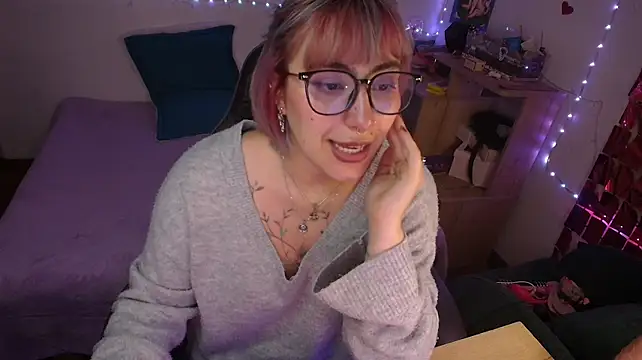 Miacatsito3 stripchat live cam model