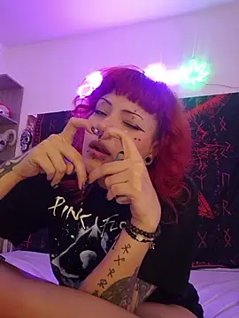Sarah-Stoner stripchat live cam model