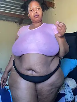 Curvycandy95 stripchat live cam model