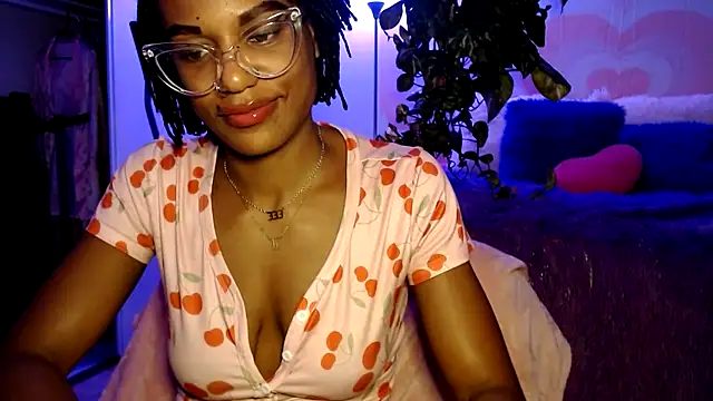 CocoSage stripchat live cam model
