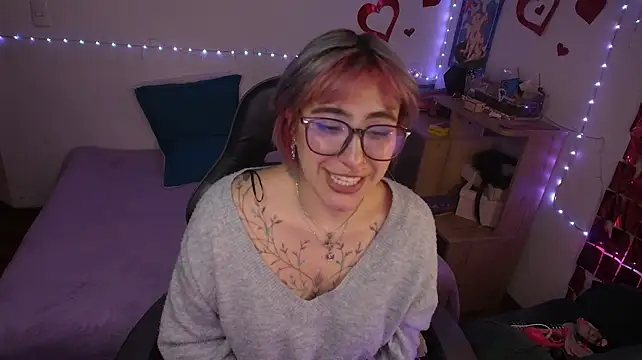 Miacatsito3 stripchat live cam model