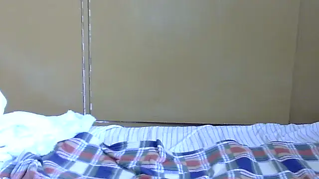 Creamygal2 stripchat live cam model