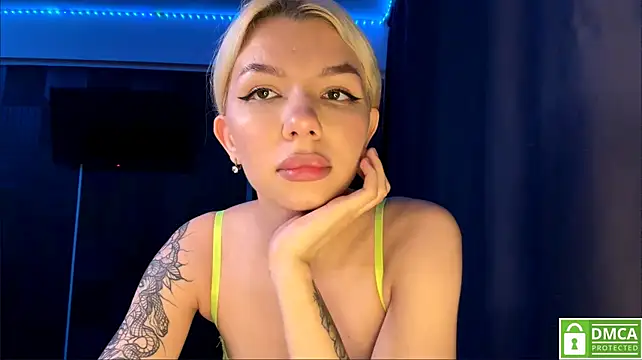 Isabelluck stripchat live cam model