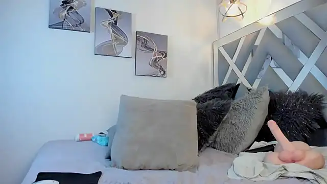 Rossi_ss1 stripchat live cam model