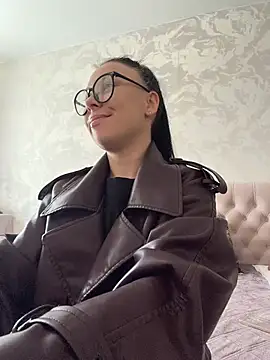 ChloeBrut stripchat live cam model
