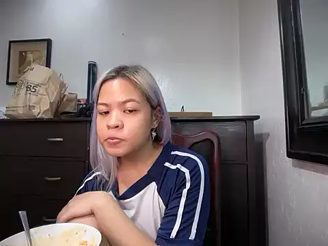 Tina_Slick stripchat live cam model