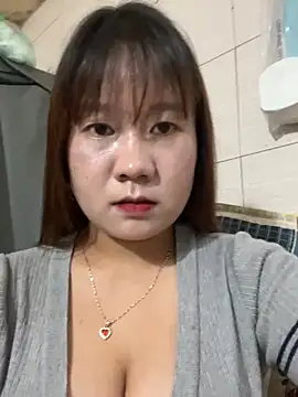 Liness101 stripchat live cam model