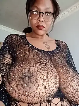 ShantelBootyBoobs stripchat live cam model