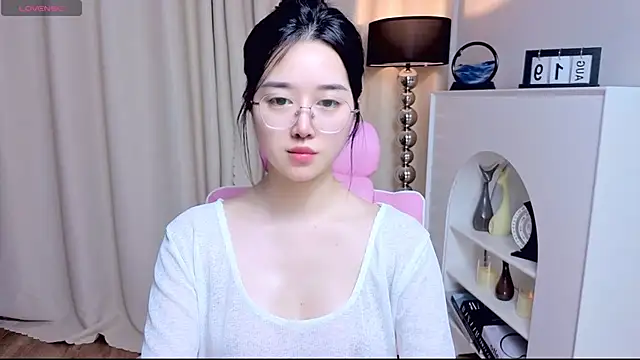 miuu6868 stripchat live cam model