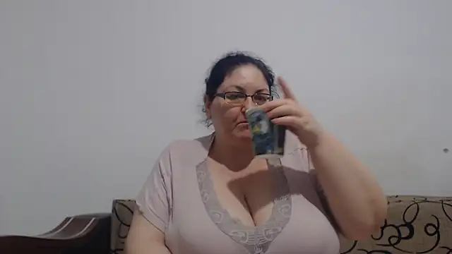 Nykyxo stripchat live cam model