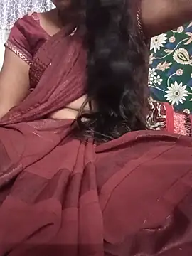 PUJA770 stripchat live cam model