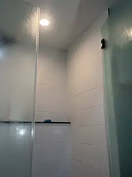 Novvikk88 stripchat live cam model