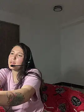 maxxi_31 stripchat live cam model