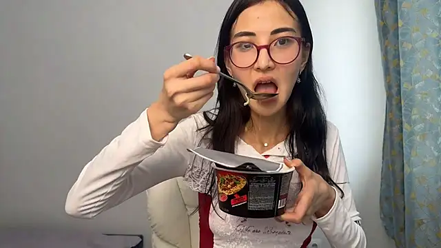 newfrommacau stripchat live cam model