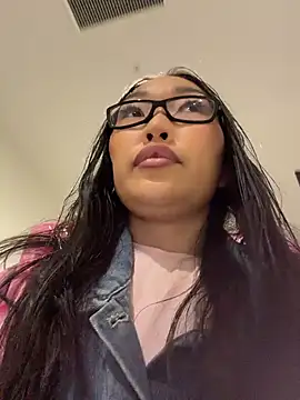 trytomakememoam stripchat live cam model