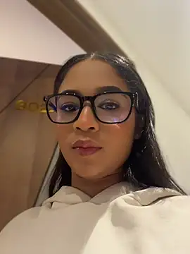 RachelTooms stripchat live cam model