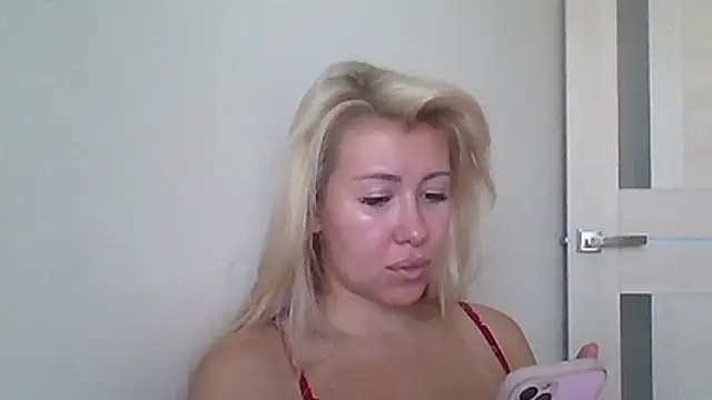 Lunariad stripchat live cam model