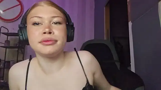GinnySplitt stripchat live cam model