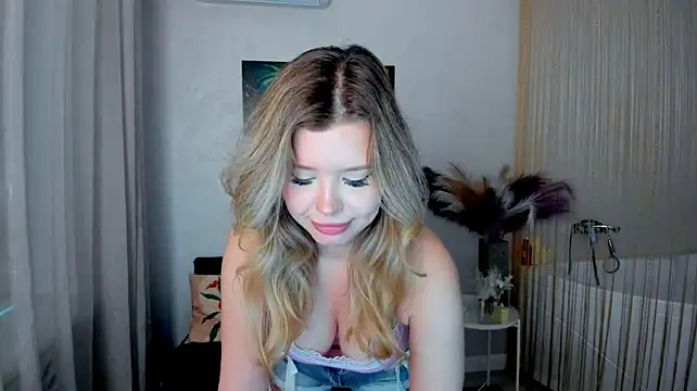FollowLovee stripchat live cam model