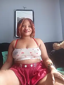 CREAMYCUPCAKExxx stripchat live cam model